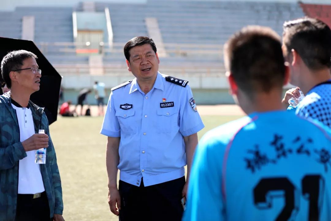 喜讯足球比赛冠军,喜报战报