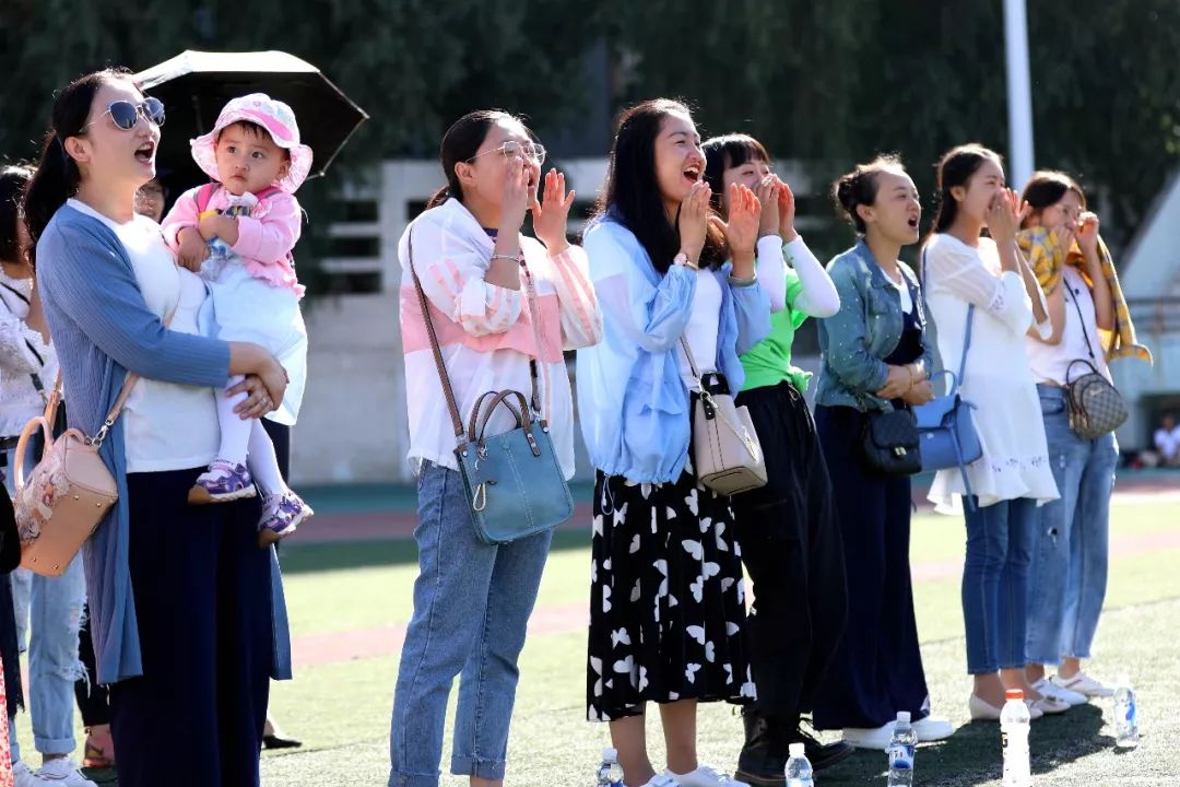 喜讯足球比赛冠军,喜报战报