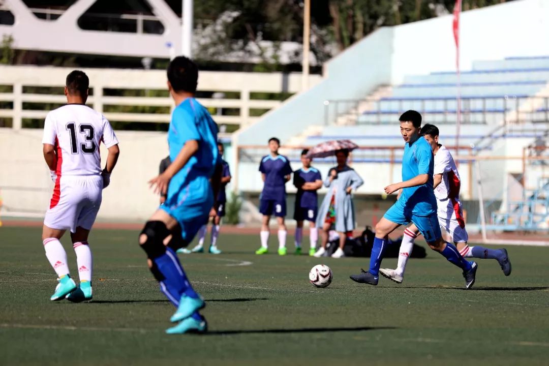 喜讯足球比赛冠军,喜报战报