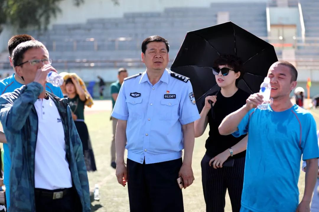 喜讯足球比赛冠军,喜报战报