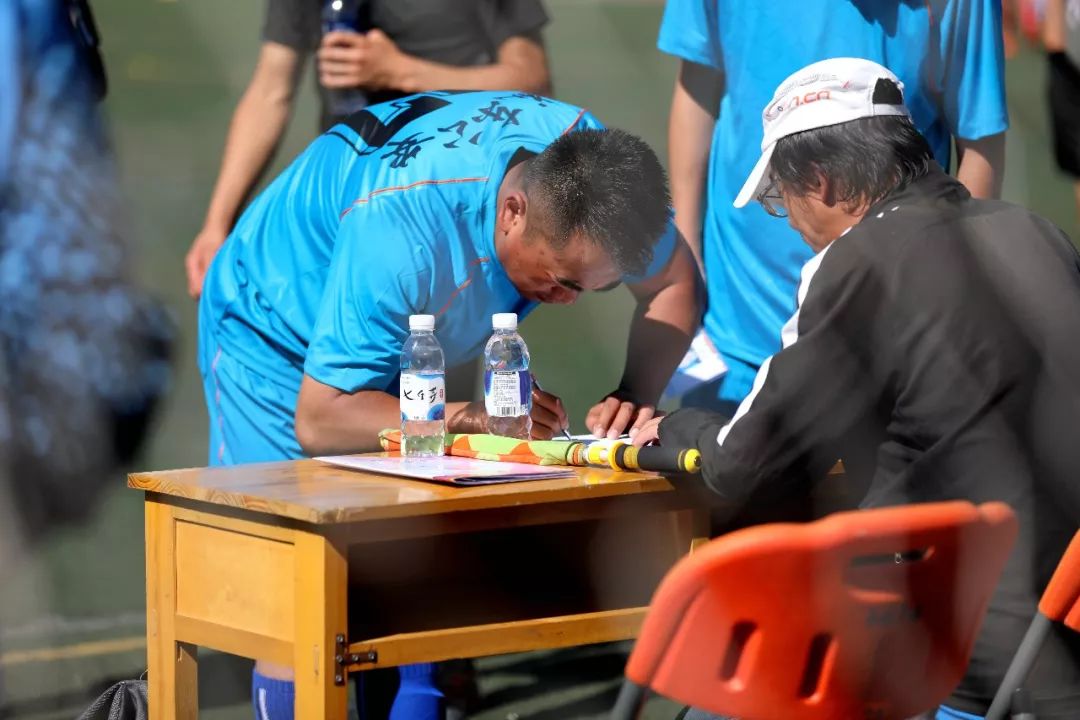 喜讯足球比赛冠军,喜报战报