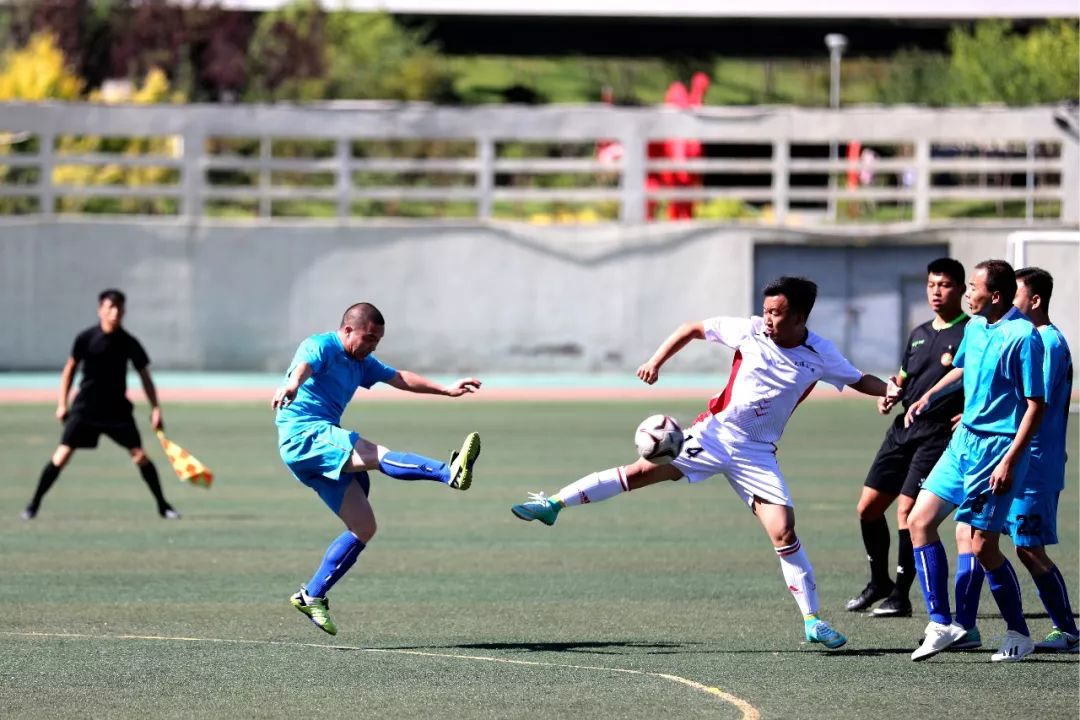 喜讯足球比赛冠军,喜报战报