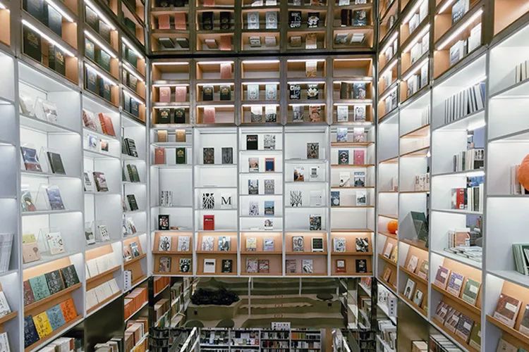 深夜读书的书店有哪些,到书店看书享受一份难得的宁静