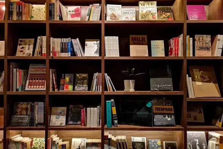 深夜读书的书店有哪些,到书店看书享受一份难得的宁静
