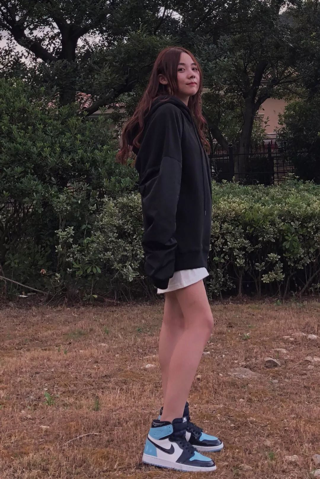 aj1retrosatinroyal丝绸,aj1黑黄脚趾男女同款和女款区别