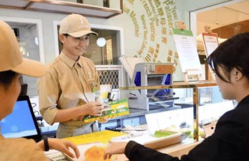 为啥超市2000元工资还不离职,超市收银员工资低为什么还有人做