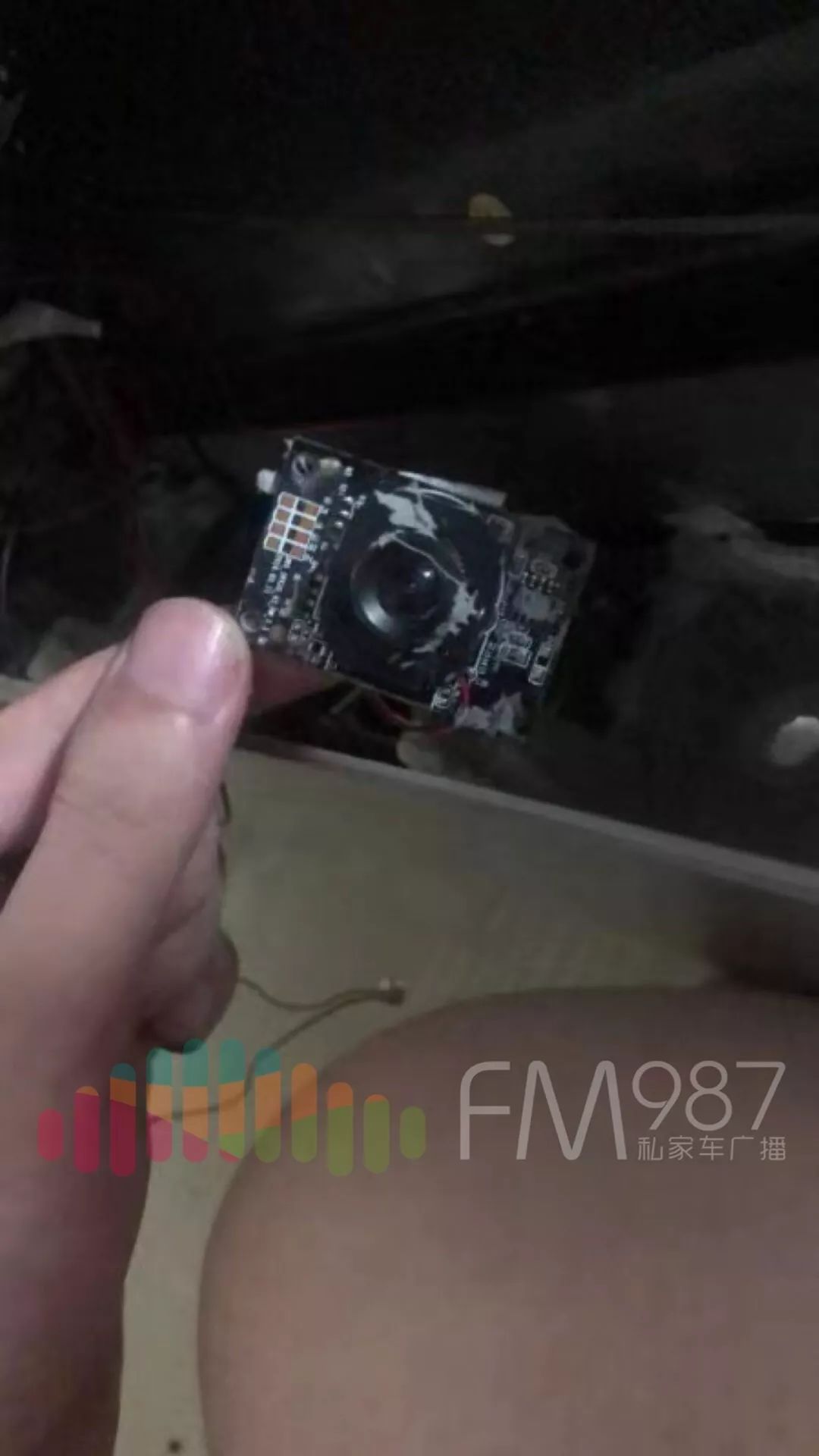 【提醒】90后新婚夫妻租房,针孔摄像每晚定时*拍偷**上传