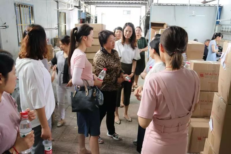 寻访三八红旗手精神|王红妹:她让*党**徽在农村的土地上闪光