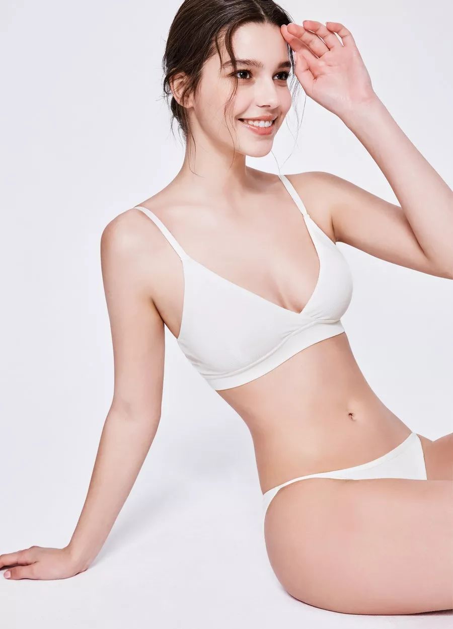 内衣舒适无束缚感无钢圈,超薄透气舒适无钢圈内衣