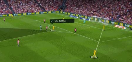 苏亚雷斯中柱+伤退阿杜里斯倒挂金钩，巴萨客场0-1毕包