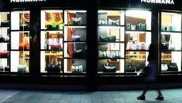 奢侈品电商折戟线下仍是“主战场”