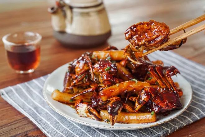 六月黄是发育不良，黄油蟹是病入膏肓