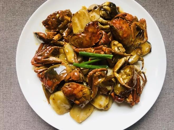 六月黄是发育不良，黄油蟹是病入膏肓