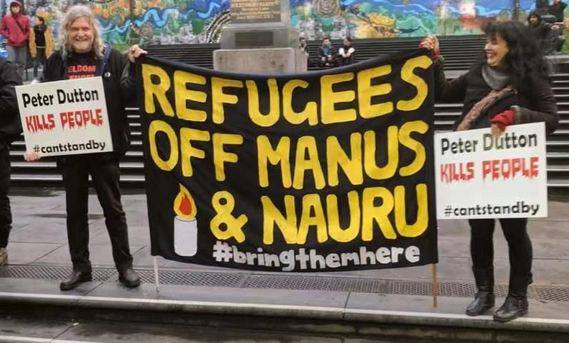 墨尔本留学生举国旗,墨尔本留学生护国旗