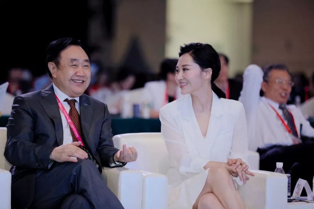 罗家英抗癌成功案例,罗家英抗击肝癌视频