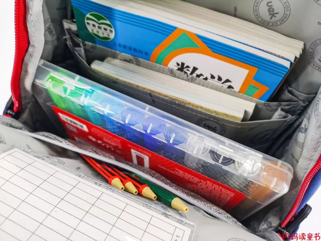 背背佳矫正驼背书包,驼背书包怎么挑选