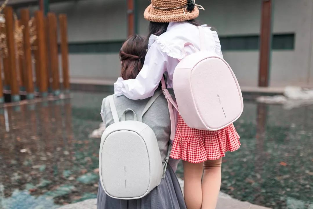 人人都在背的双肩包,每个人都需要大牌包包