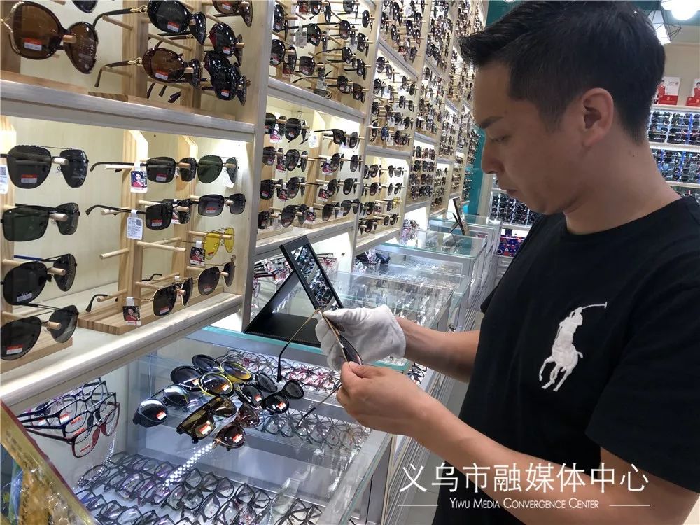 义乌眼镜生意怎么样,义乌故事品市场