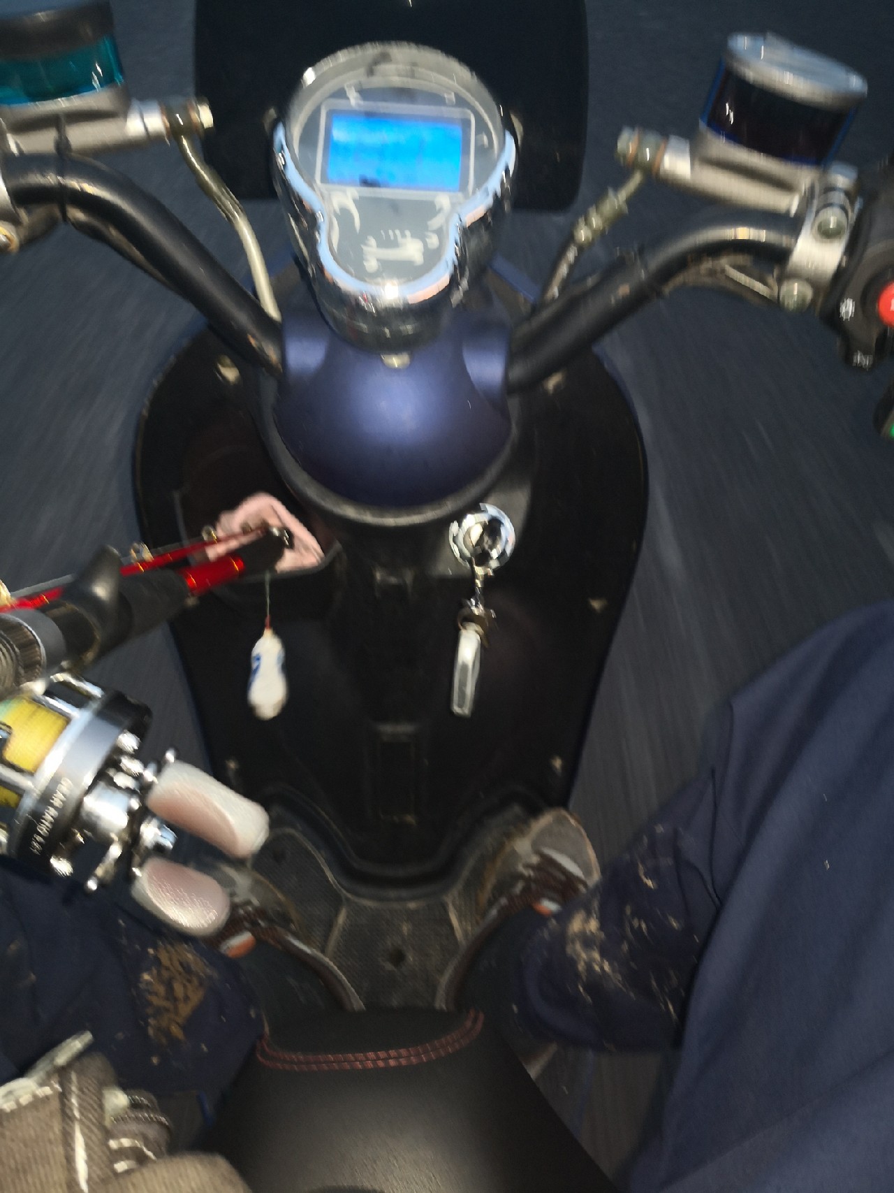 夕阳西下钓鱼人,夕阳西下钓鱼人在河边