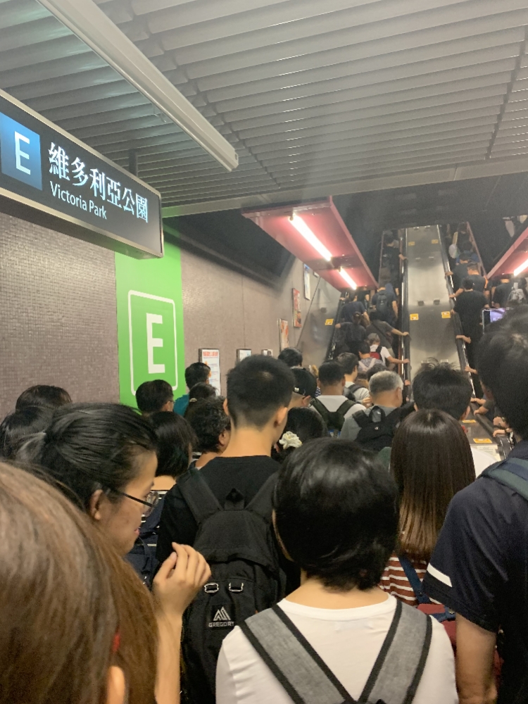 耐克今年衣服,耐克不行了吗