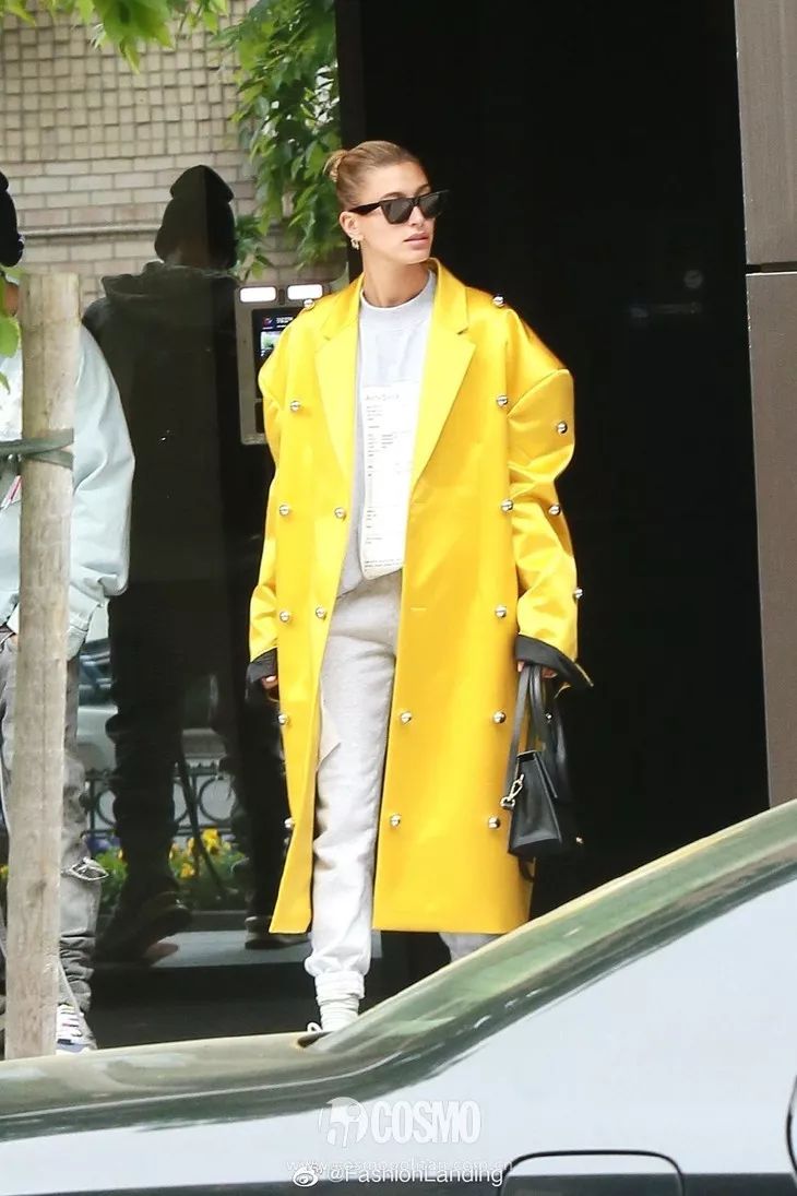 比伯海莉最近新消息,时尚典礼比伯海莉