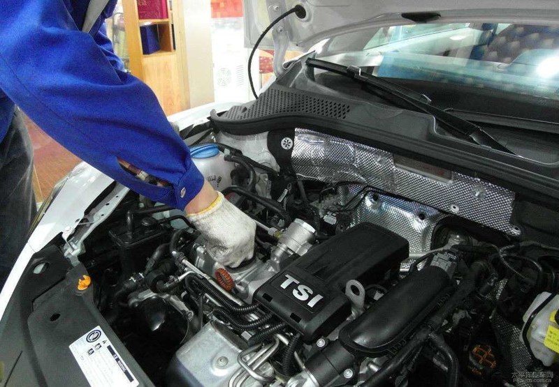 发动机气门坏了修一下多少钱,发动机曲轴坏了修一下多少钱