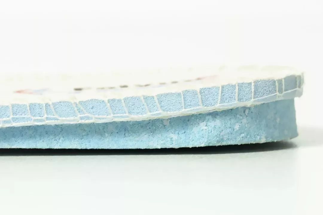 中国60年前造了双小白鞋,法国人一夜“偷走”赚翻了!今天它潮回来了