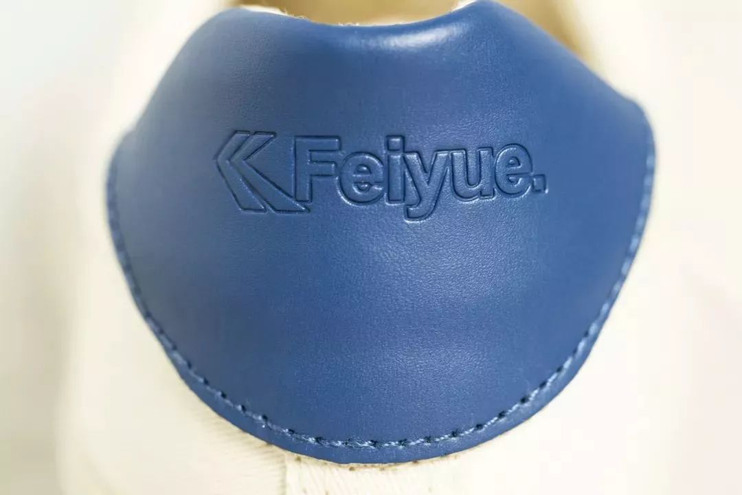 中国60年前造了双小白鞋,法国人一夜“偷走”赚翻了!今天它潮回来了