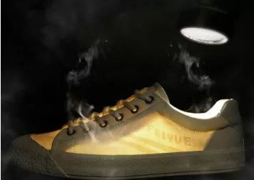 中国60年前造了双小白鞋,法国人一夜“偷走”赚翻了!今天它潮回来了