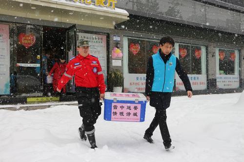 打动人心的志愿者,暖心志愿者张光