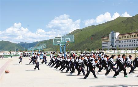 广元市教育扶贫阻断贫困代际传递,甘肃扶贫进行时教育扶贫
