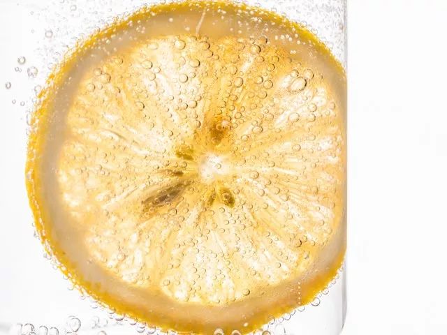 柠檬片冻干泡水做法,好喝的冻干柠檬片