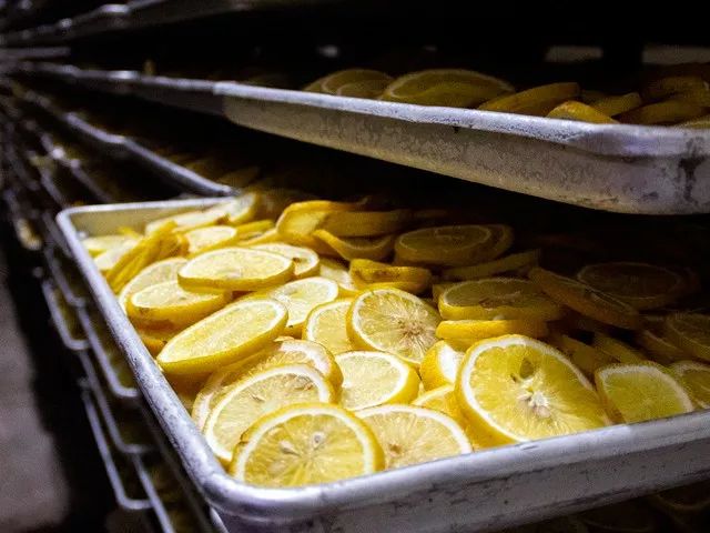 柠檬片冻干泡水做法,好喝的冻干柠檬片