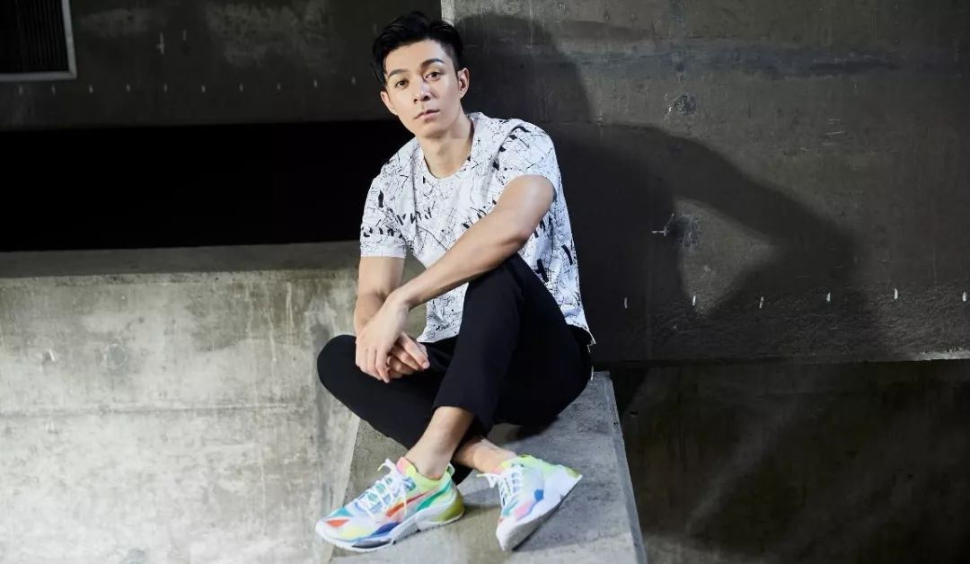 男生骚起来没女生什么事,5款「骚系球鞋」让你的回头率爆表