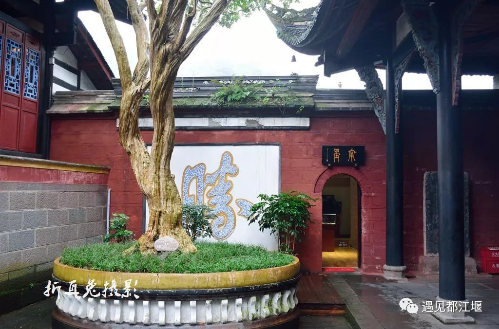 徽派建筑历史悠久的古建筑,这座古建筑气势雄伟