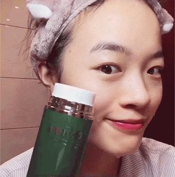 用它洗脸,脏东西自己浮出来,比做10次面膜还管用!丨开团