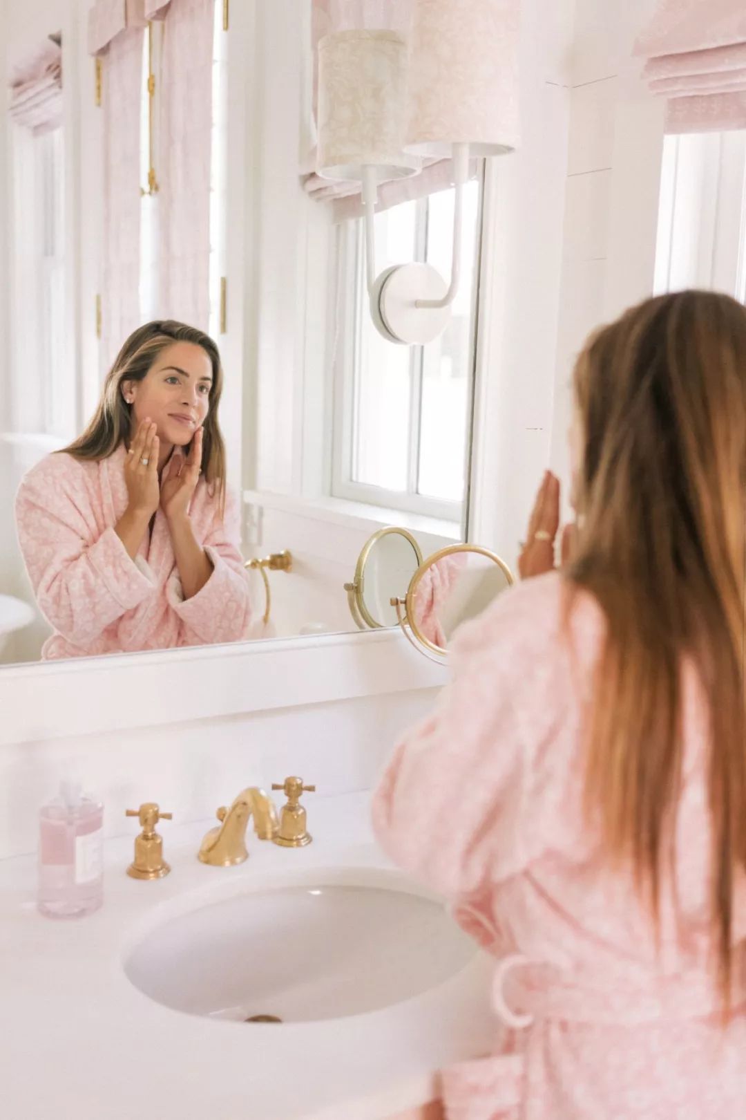 卫生间里撒把盐一年能省不少钱,卫生间放把盐能省好几百