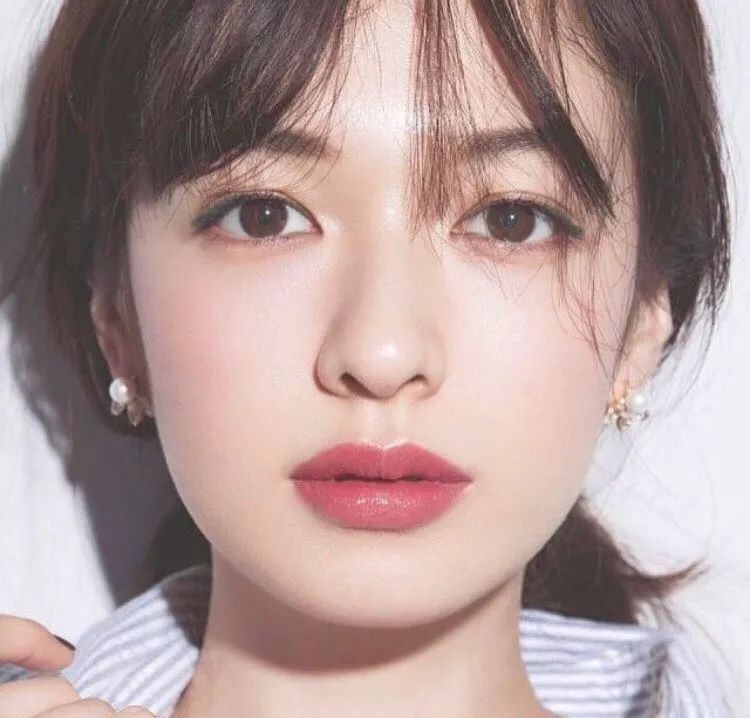 丰唇怎样让唇边更立体,适合丰唇的唇形