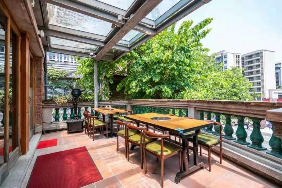 牛蛙火锅店加盟花龙阵热辣蛙火锅市场前景好