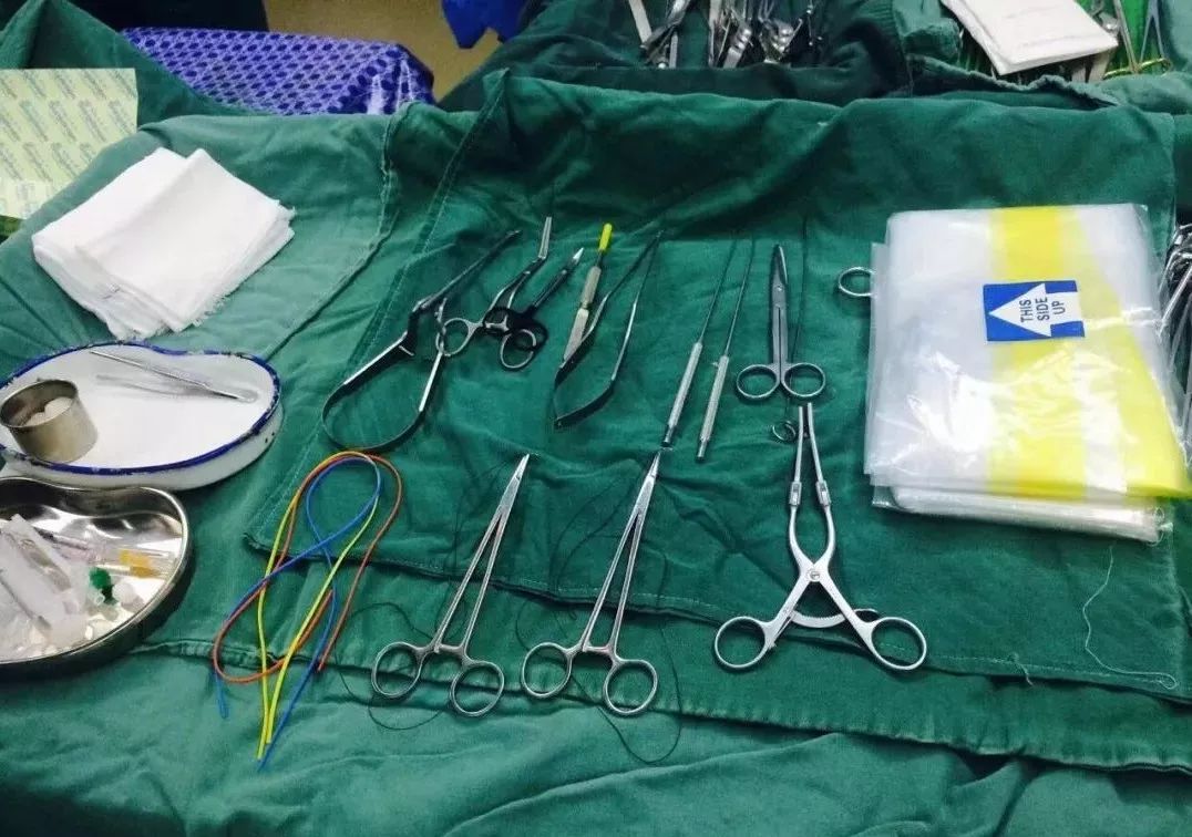 外科护士用手传递手术刀的方法,手术室护士核心能力