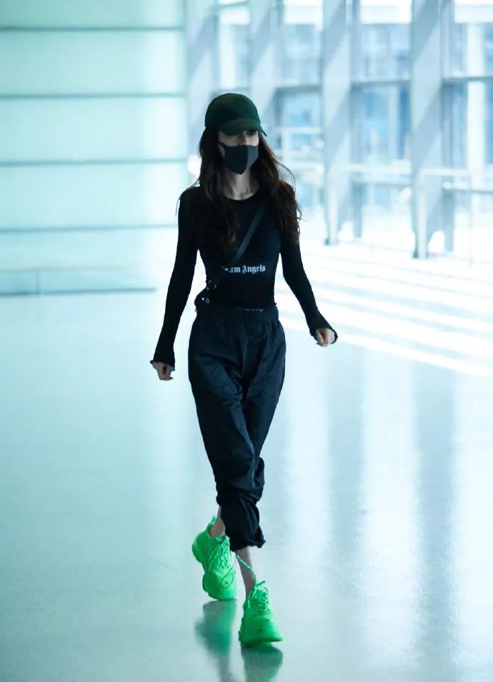 衣橱里都是“爸爸式”衣服？！我终于变成了我妈眼中嫁不出的亚子...|衣帽间