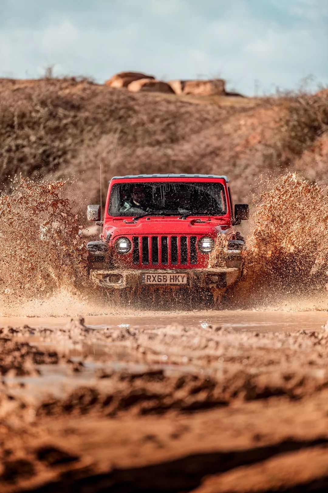 三台硬派越野,三辆硬派越野车