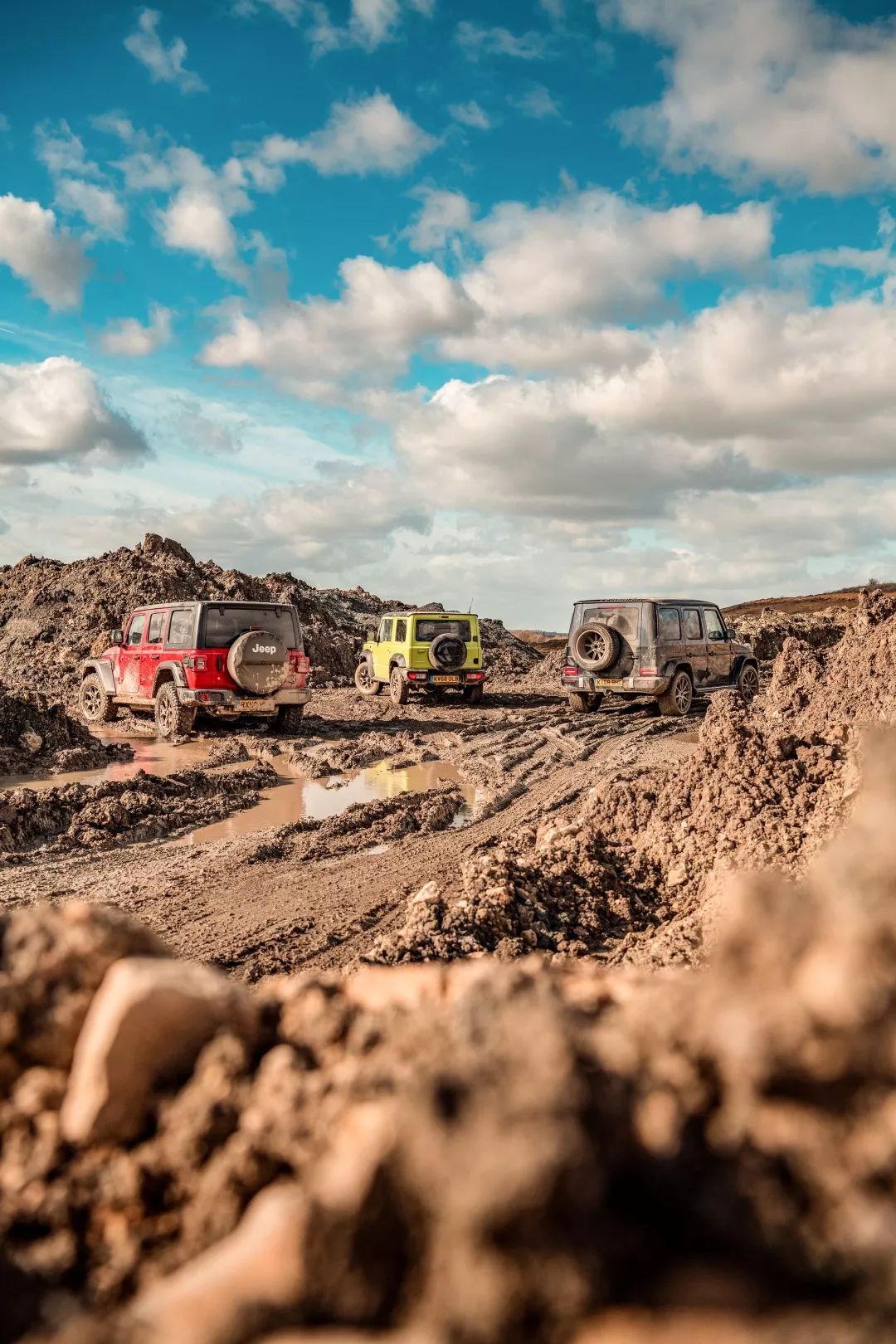 三台硬派越野,三辆硬派越野车