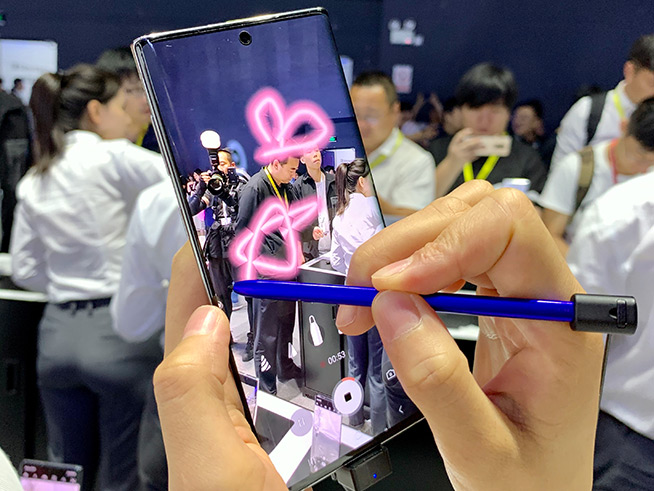 三星第一款双模5g,三星首款5g手机