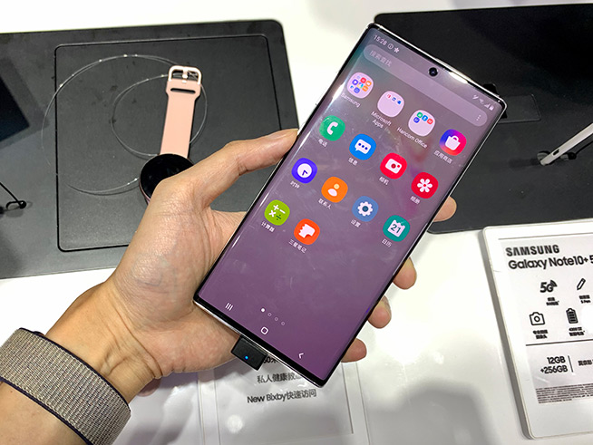 三星第一款双模5g,三星首款5g手机