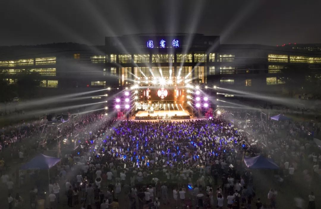 嗨，新同学你好，这里是河海大学！