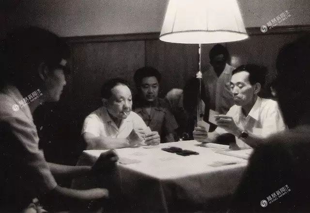 今天他115岁了，*小平邓**人生的40个瞬间