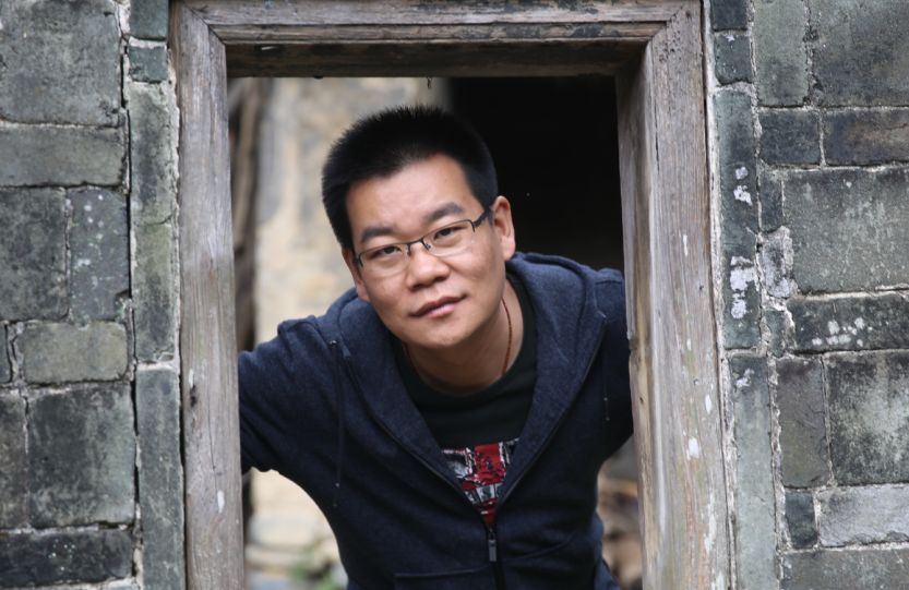 他如何成为第十届茅奖最年轻获奖者？