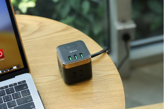 插座玩出新花样公牛魔方usb插座,公牛魔方插座多功能转换插头