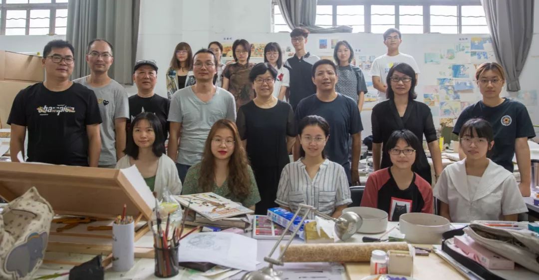 两岸书画作品展现场,中国画长卷手卷全国展